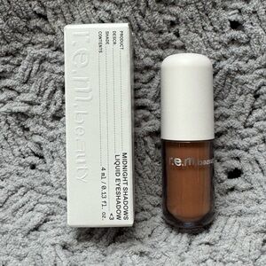 NIB - R.E.M Beauty Midnight Shadows Liquid Eyeshadow — <3